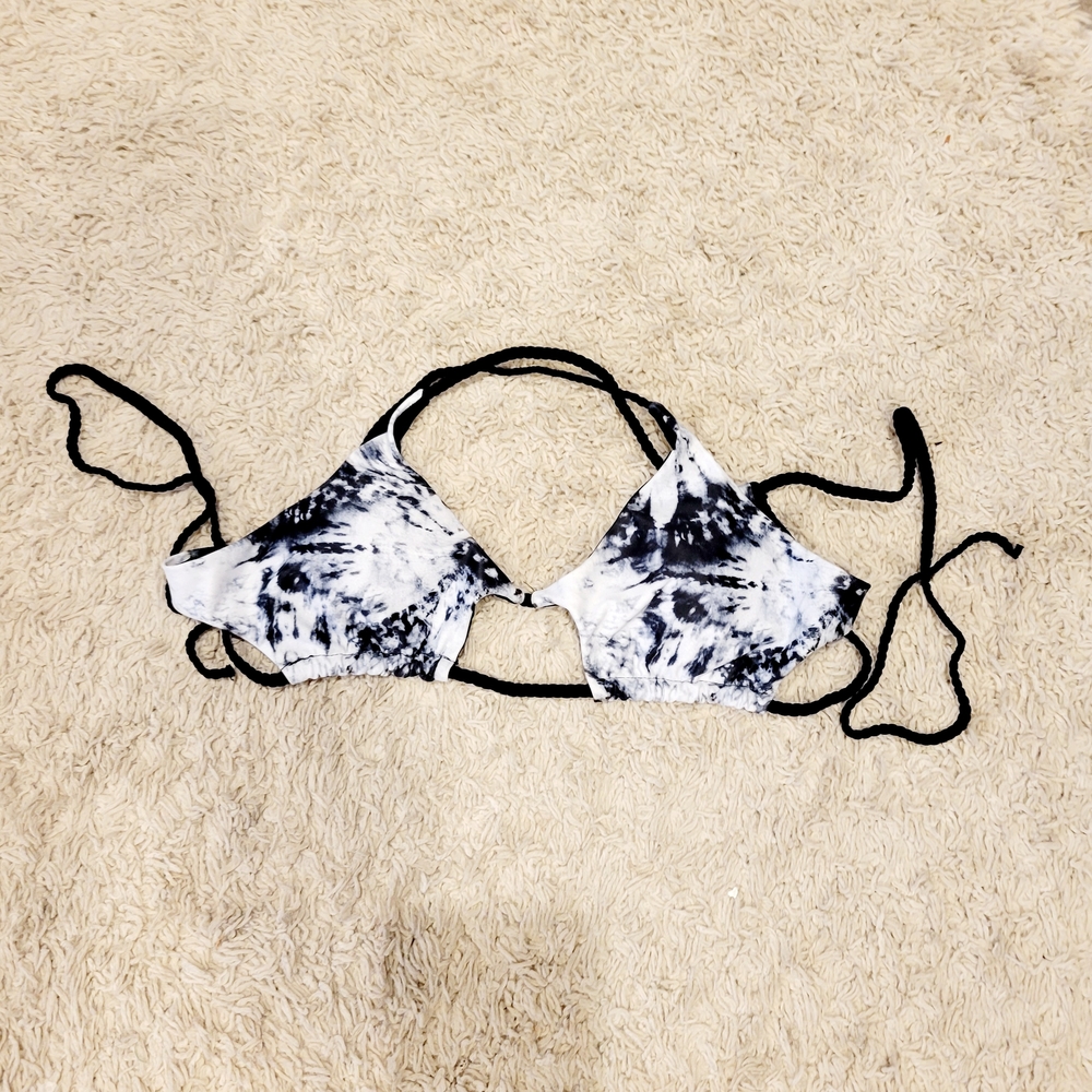 👙Black and White Tie-Dye Bikini Top Medium👙